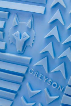 313 Coywolf Runner -Greyson Sales Store 2022 07 12 Greyson Clothiers Runner 03