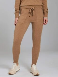 Koko Jogger -Greyson Sales Store LFA23B46 568 FRONT 9378